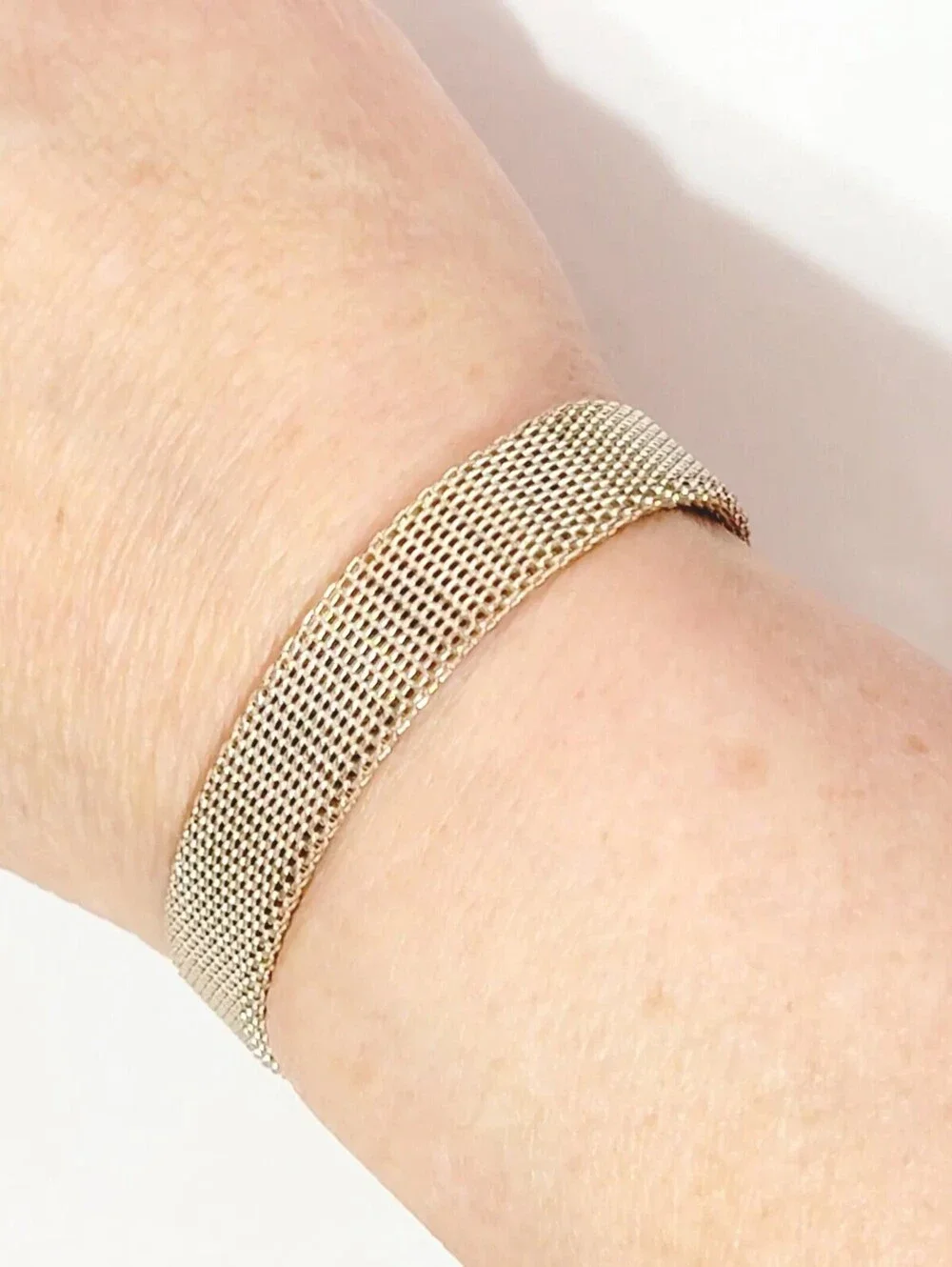 Silver-tone Mesh Buckle Bracelet sbr-65